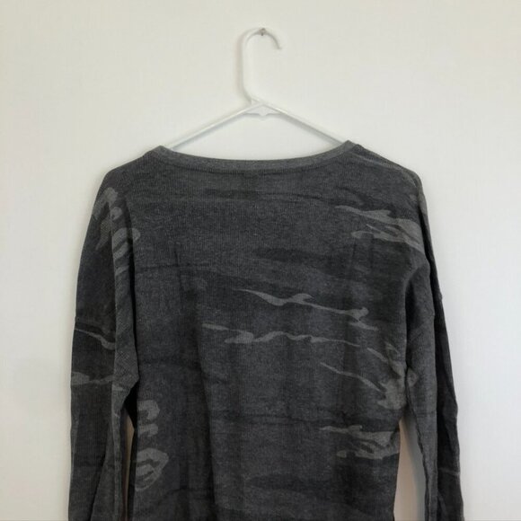 ALTAR'D STATE Gray Camo Camouflage Waffle Knit Thermal Long Sleeve Tee Top Small - Picture 10 of 11